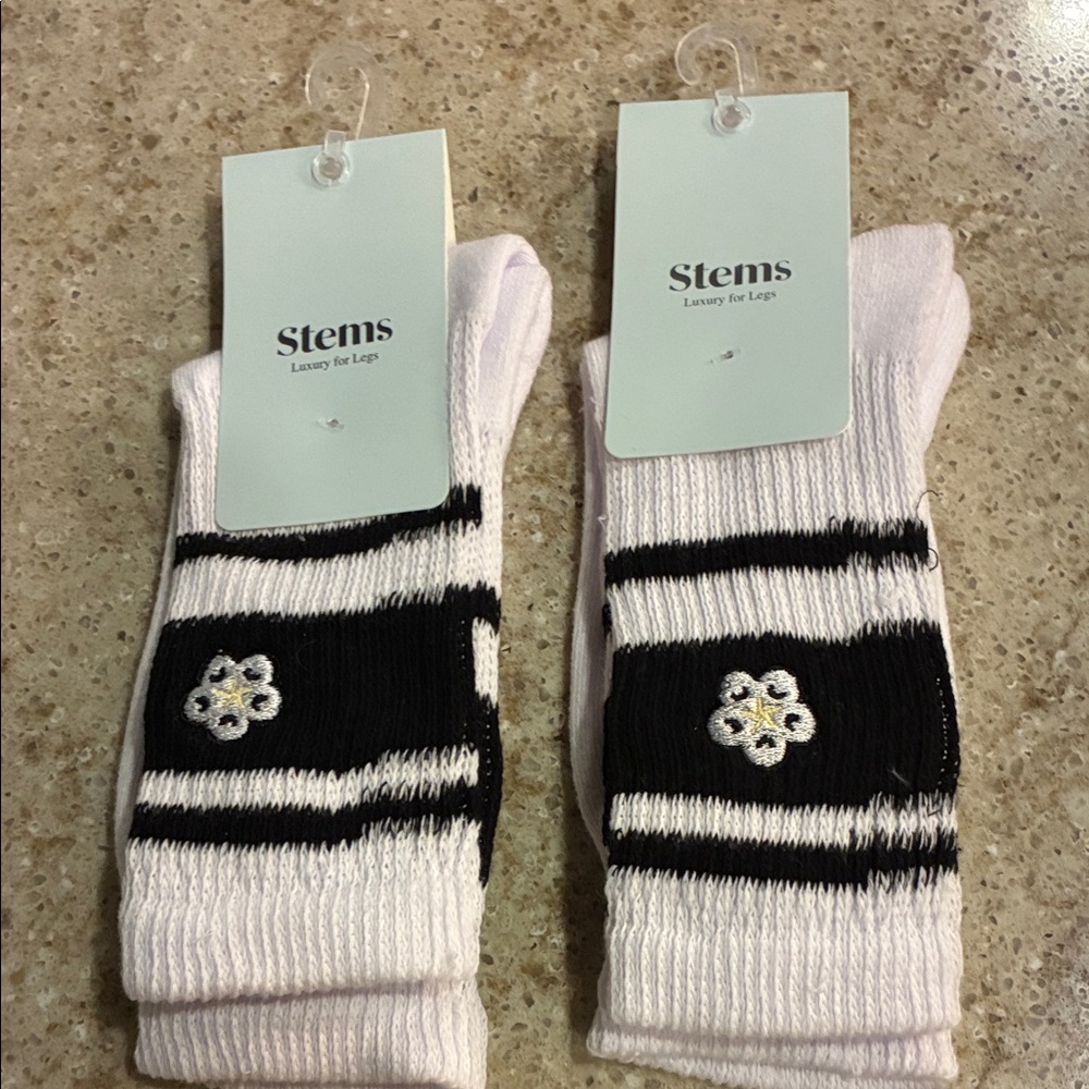 NWT STEMS Varsity Flower Black Crew Socks 
2 Pair - One Size (5-11)